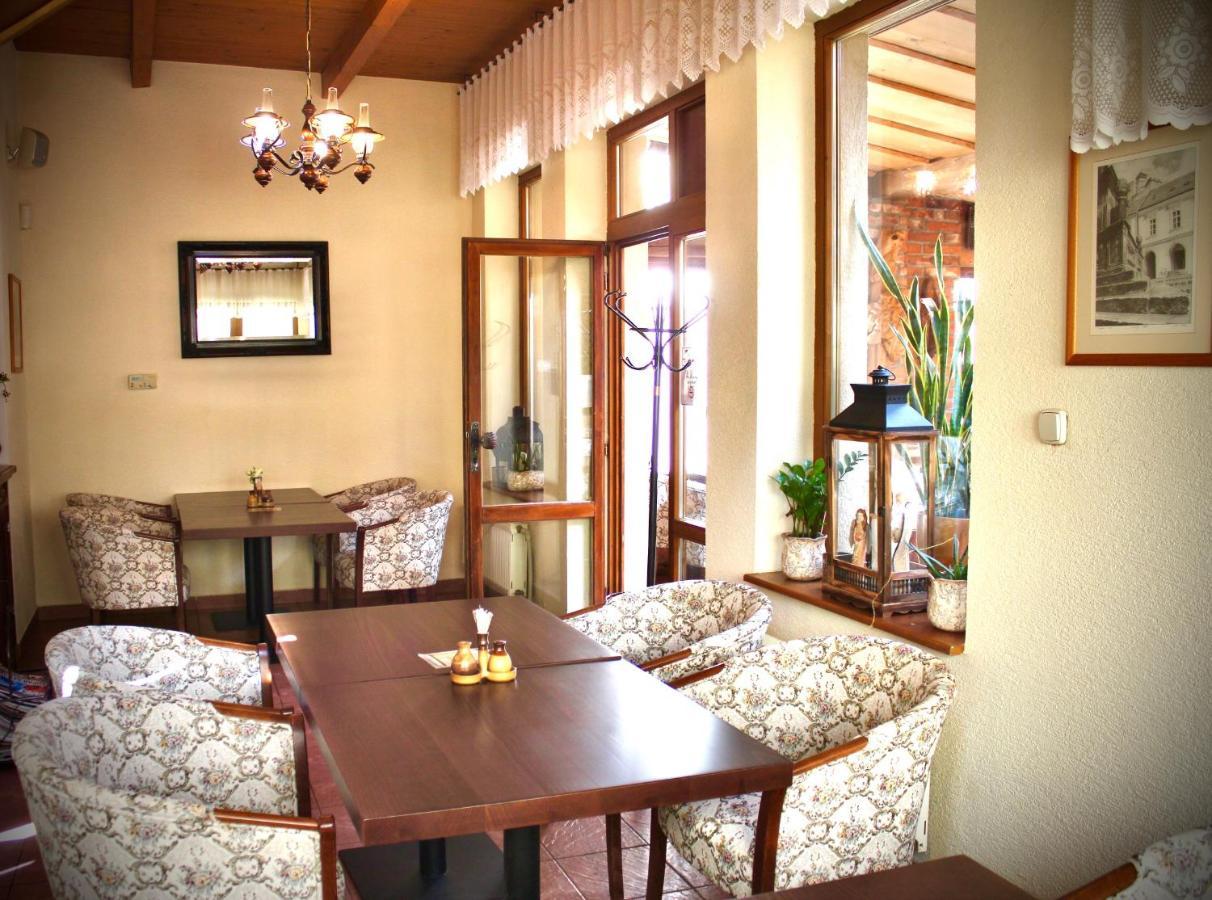 Maria Penzion & Restaurant Trenčín Exterior foto